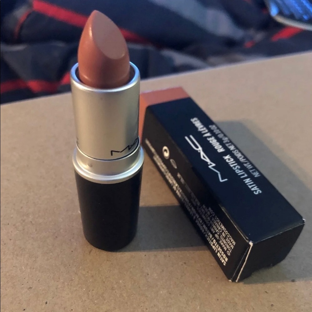 Mac Satin lipstick. Color: Shrimpton. Best Seller